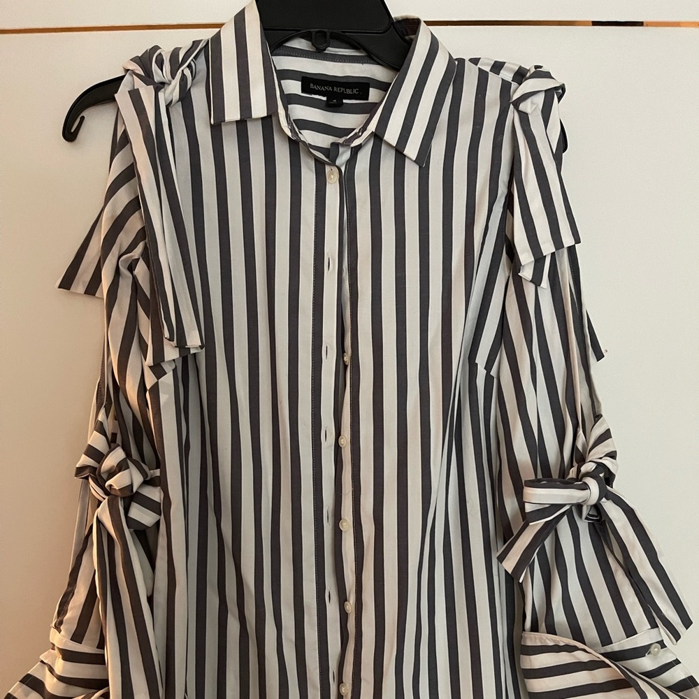 Banana republic long sleeve trendy top